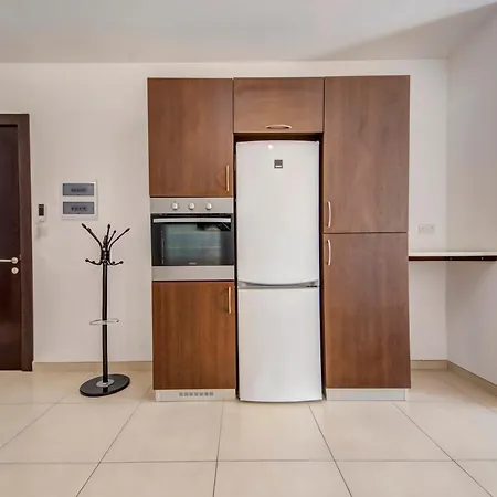 Modern 2br With Balconies In St Julians, Paceville - 5 By Vaganza *