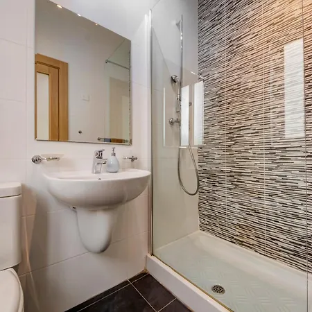 Modern 2br With Balconies In St Julians, Paceville - 5 By Vaganza *