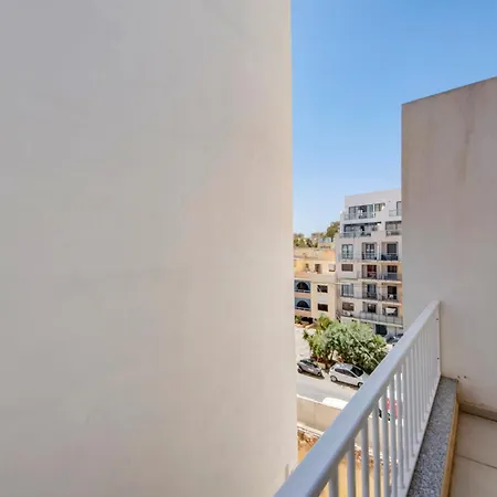 2 Bedroom With Balcony In St Julians, Paceville, 5 By Vaganza Apartment *
