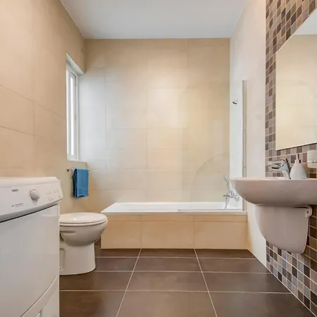 2 Bedroom With Balcony In St Julians, Paceville, 5 By Vaganza