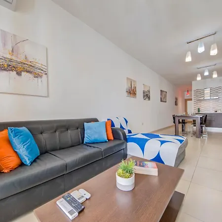 2 Bedroom With Balcony In St Julians, Paceville, 5 By Vaganza * Saint Julian's