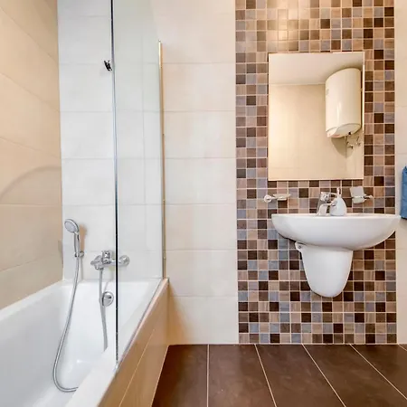 2 Bedroom With Balcony In St Julians, Paceville, 5 By Vaganza Apartman