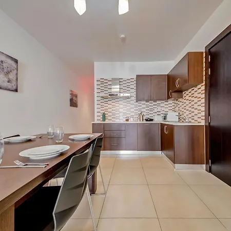 Apartman 2 Bedroom With Balcony In St Julians, Paceville, 5 By Vaganza