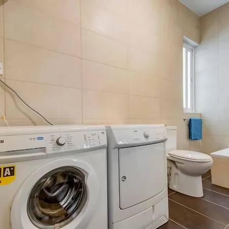 2 Bedroom With Balcony In St Julians, Paceville, 5 By Vaganza Apartment *
