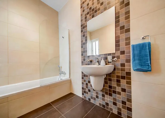 Modern 2br With Balconies In St Julians, Paceville - 5 By Vaganza San Ġiljan