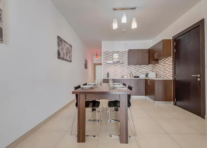 Modern 2br With Balconies In St Julians, Paceville - 5 By Vaganza San Ġiljan