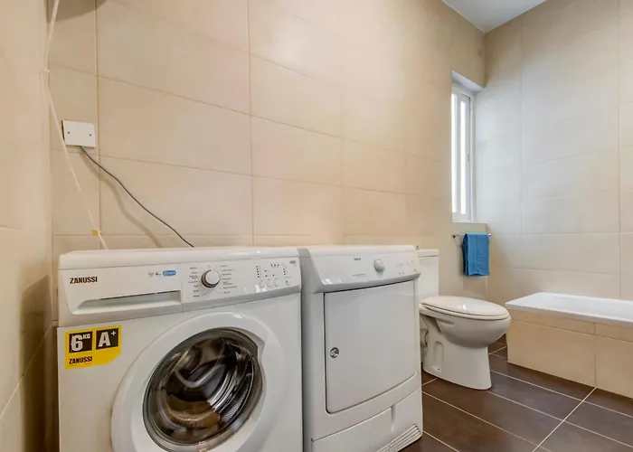 Modern 2br With Balconies In St Julians, Paceville - 5 By Vaganza Lägenhet *